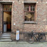 Hoek Huis - tentoonstellingsruimte Maricolen Brugge